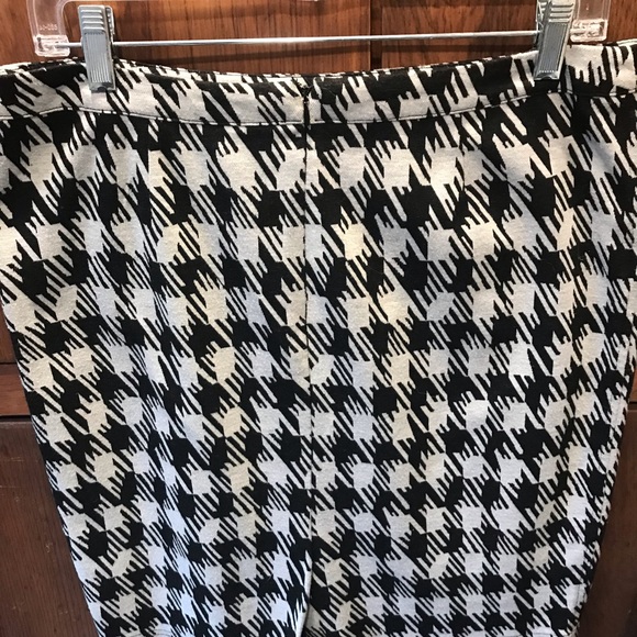 Spense Black & White Skirt - Size Medium - Picture 3 of 5